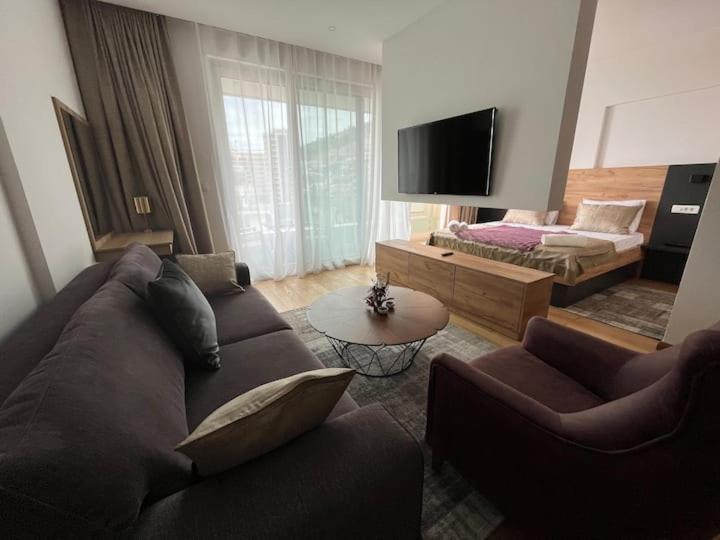 Apartments Lux Budva Eksteriør billede